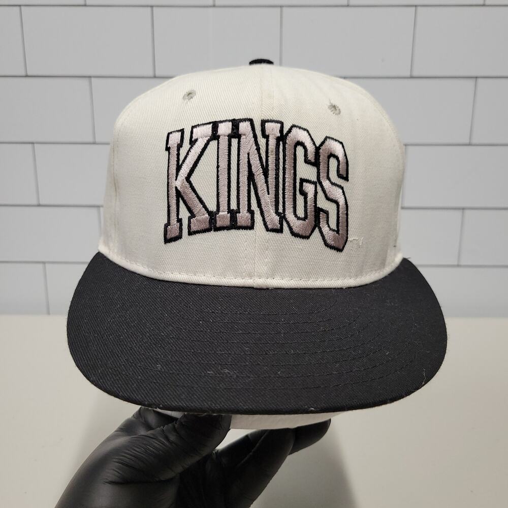 Vintage LA Kings Pro Line NHL Fitted Hat 7 1/4 Two Tone Pro Model USA 90s